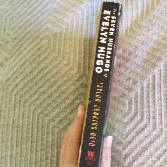 The Seven Husbands of Evelyn Hugo by Taylor Jenkins Reid - Picture 10 of 10